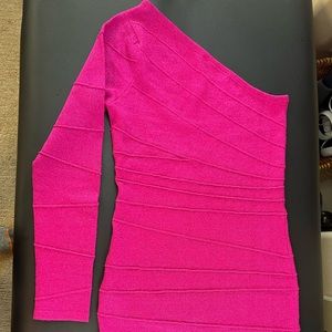 A one sleeved dress never worn perfect for night out or with a jacket